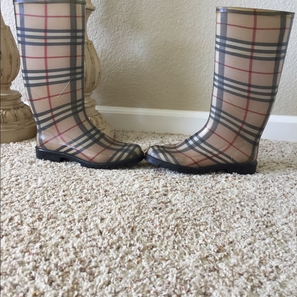BURBERRY RAIN BOOTS - Picture 2 of 7